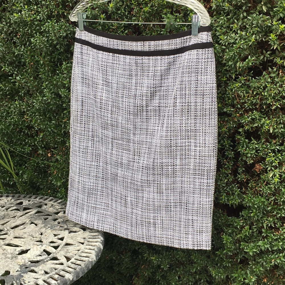 Tweed skirt